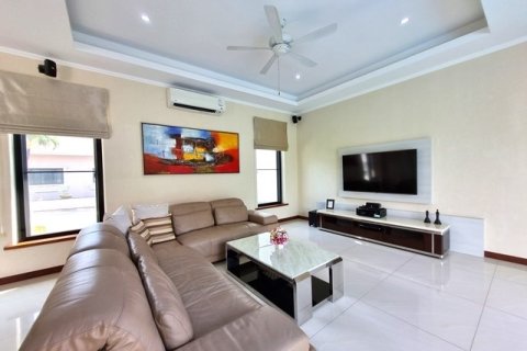 Haus in Pattaya, Thailand 4 Schlafzimmer № 223105 - Foto 9