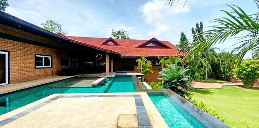 Haus in Pattaya, Thailand 5 Schlafzimmer № 223103