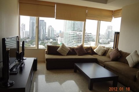Кондоминиум с 2 спальнями в Бангкоке, Таиланд № 163904 - фото 1