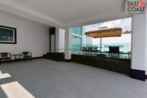 Casa de 5 dormitorios en Pattaya, Tailandia № 212684 - foto 3