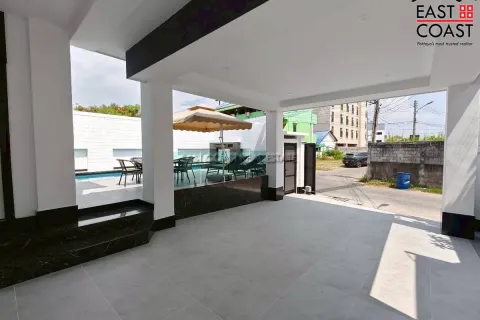 Casa de 5 dormitorios en Pattaya, Tailandia № 212684 - foto 4