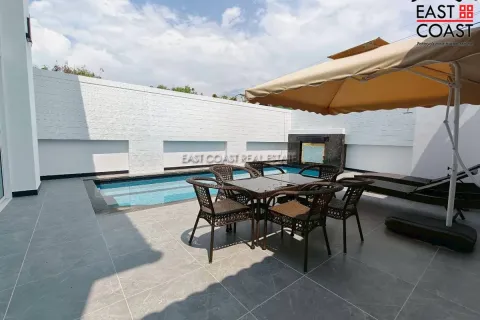 Casa de 5 dormitorios en Pattaya, Tailandia № 212684 - foto 5