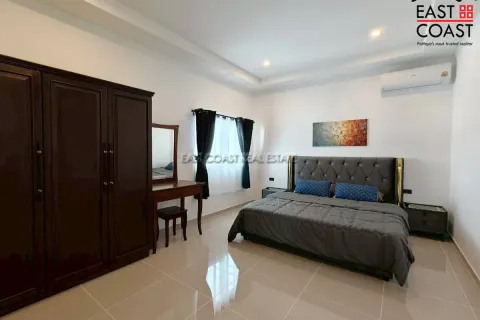 Casa de 5 dormitorios en Pattaya, Tailandia № 212684 - foto 9