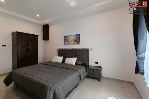Casa de 5 dormitorios en Pattaya, Tailandia № 212684 - foto 14