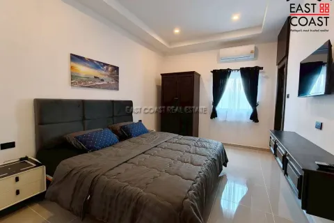 Casa de 5 dormitorios en Pattaya, Tailandia № 212684 - foto 25
