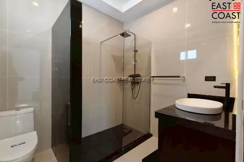 Casa de 5 dormitorios en Pattaya, Tailandia № 212684 - foto 15
