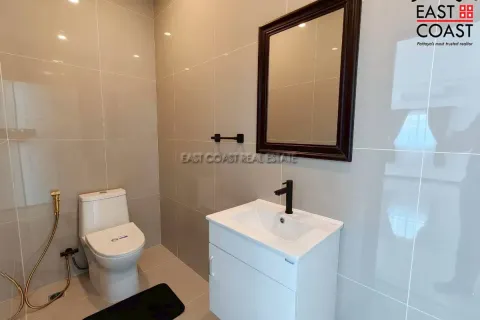 Casa de 5 dormitorios en Pattaya, Tailandia № 212684 - foto 12