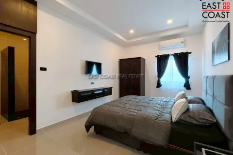 Casa de 5 dormitorios en Pattaya, Tailandia № 212684 - foto 19