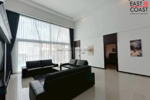 Casa de 5 dormitorios en Pattaya, Tailandia № 212684 - foto 8