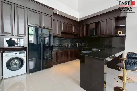 Casa de 5 dormitorios en Pattaya, Tailandia № 212684 - foto 18