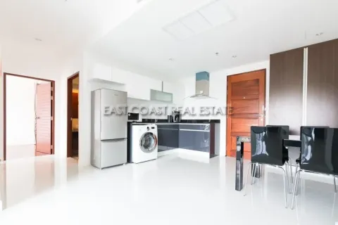 Condominio de 2 dormitorios en Pattaya, Tailandia № 212688 - foto 2