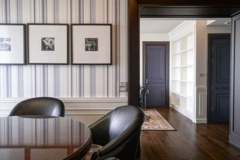 Condo in Bangkok, Thailand, 3 bedrooms  № 157483 - photo 12