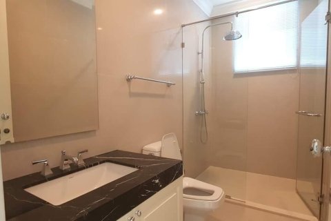 Condo in Bangkok, Thailand, 4 bedrooms № 157482 - photo 9