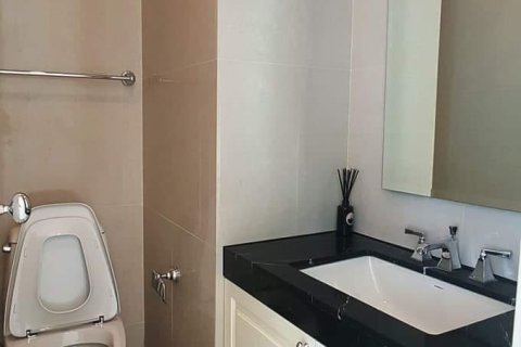 Condo in Bangkok, Thailand, 4 bedrooms № 157482 - photo 3