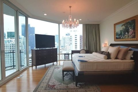 Condo in Bangkok, Thailand, 4 bedrooms № 157482 - photo 17