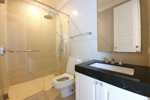 Condo in Bangkok, Thailand, 4 bedrooms  № 157480 - photo 8