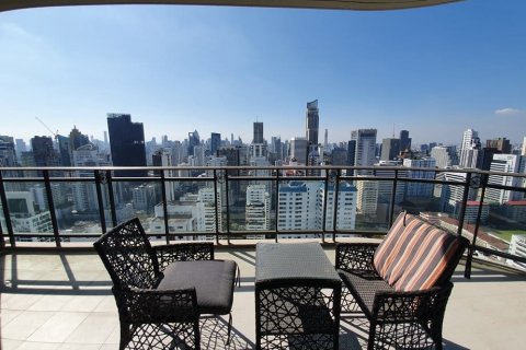 Condo in Bangkok, Thailand, 4 bedrooms  № 157480 - photo 14