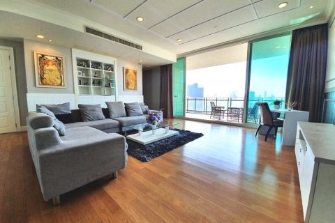 Condo in Bangkok, Thailand, 4 bedrooms  № 157480 - photo 15
