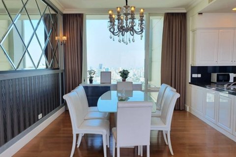 Condo in Bangkok, Thailand, 4 bedrooms  № 157480 - photo 17