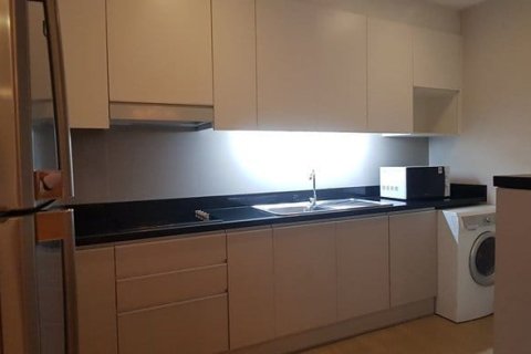 Condo in Bangkok, Thailand, 3 bedrooms  № 157477 - photo 2