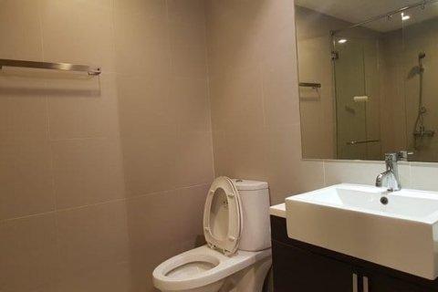 Condo in Bangkok, Thailand, 3 bedrooms  № 157477 - photo 8