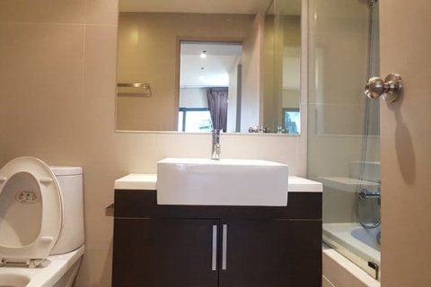 Condo in Bangkok, Thailand, 3 bedrooms  № 157477 - photo 4