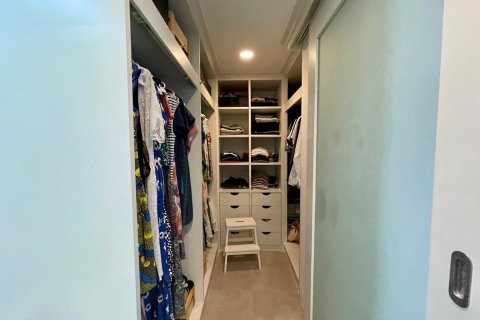 Condo in Bangkok, Thailand, 3 bedrooms  № 157478 - photo 13