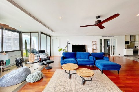 Condo in Bangkok, Thailand, 3 bedrooms  № 157478