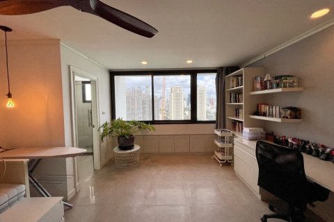 Condo in Bangkok, Thailand, 3 bedrooms  № 157478 - photo 10