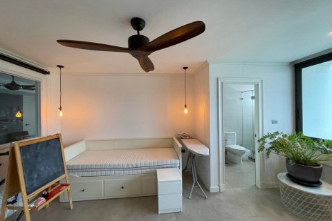 Condo in Bangkok, Thailand, 3 bedrooms  № 157478 - photo 9