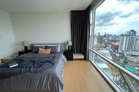 Condo in Bangkok, Thailand, 3 bedrooms № 157481 - photo 15