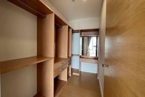 Condo in Bangkok, Thailand, 3 bedrooms № 157481 - photo 11