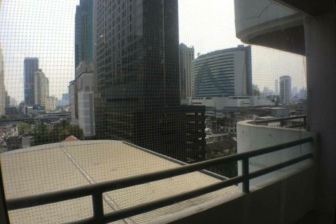 Condo in Bangkok, Thailand, 3 bedrooms  № 157479 - photo 3
