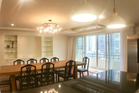 Condo in Bangkok, Thailand, 3 bedrooms  № 157479 - photo 7