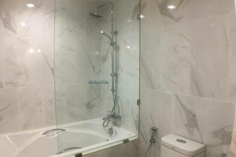 Condo in Bangkok, Thailand, 3 bedrooms  № 157479 - photo 5