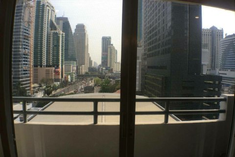 Condo in Bangkok, Thailand, 3 bedrooms  № 157479 - photo 4