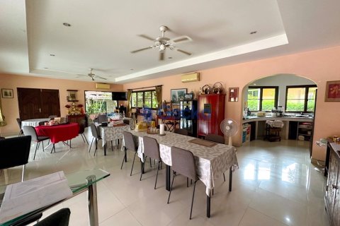 Propriété commerciale à Pattaya, Thaïlande 1500 m2 № 196462 - photo 28