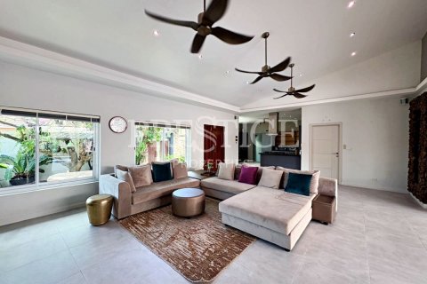 Haus in Pattaya, Thailand 5 Schlafzimmer № 233236 - Foto 3