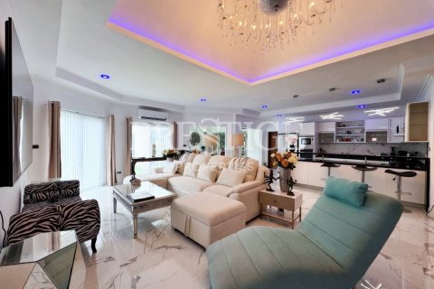 Haus in Pattaya, Thailand 6 Schlafzimmer № 233235 - Foto 3