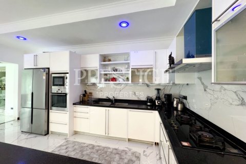 Haus in Pattaya, Thailand 6 Schlafzimmer № 233235 - Foto 12