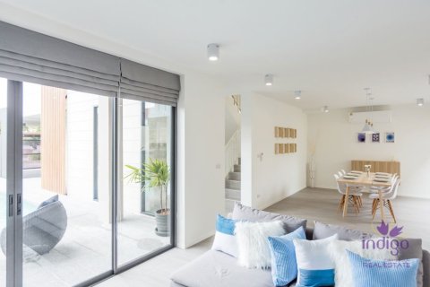 Villa in Chiang Mai, Thailand 4 bedrooms № 162618 - photo 7