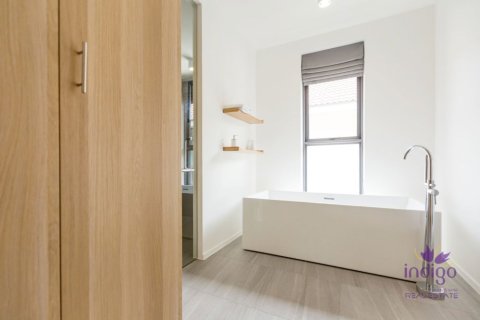 Villa in Chiang Mai, Thailand 4 bedrooms № 162618 - photo 20