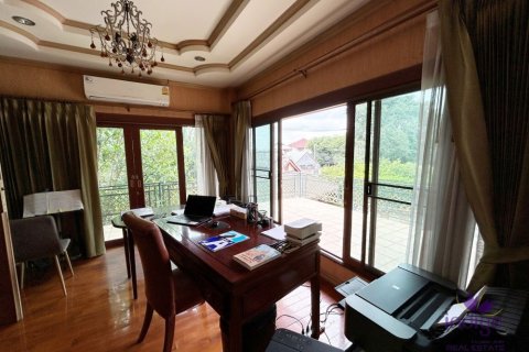 Villa in Chiang Mai, Thailand 6 bedrooms № 162621 - photo 6