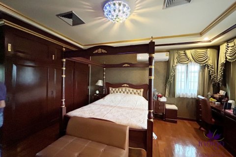 Villa in Chiang Mai, Thailand 6 bedrooms № 162621 - photo 11