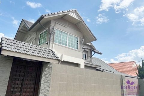 Villa in Chiang Mai, Thailand 4 bedrooms № 162620 - photo 2