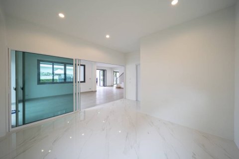 Villa à Surat Thani, Thaïlande 5 chambres № 163866 - photo 9