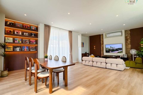 Villa in Pran Buri, Thailand 4 bedrooms № 163864 - photo 5