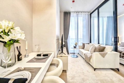 Condo in Bangkok, Thailand, 1 bedroom  № 163862 - photo 2