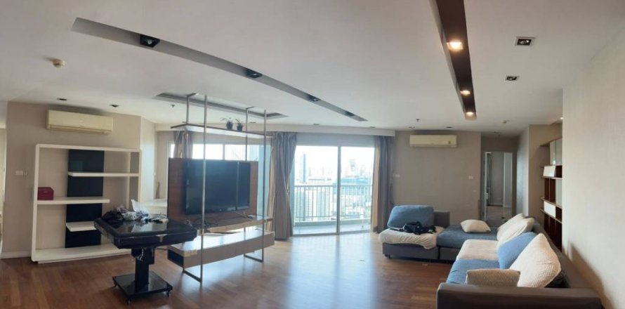 Penthouse in Huai Khwang, Bangkok, Thailand 6 bedrooms № 146984