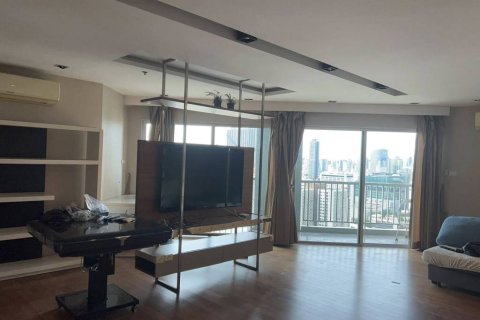Penthouse in Huai Khwang, Bangkok, Thailand 6 bedrooms № 146984 - photo 4